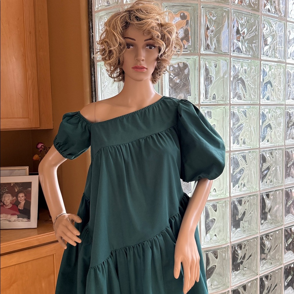 Alan Eaton Envy Voluminous Curly Kenya Wig in Sparkling Champagne - Picture 5 of 9